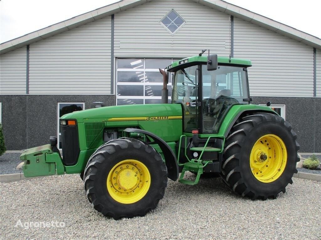 John Deere 8400 R wheel tractor